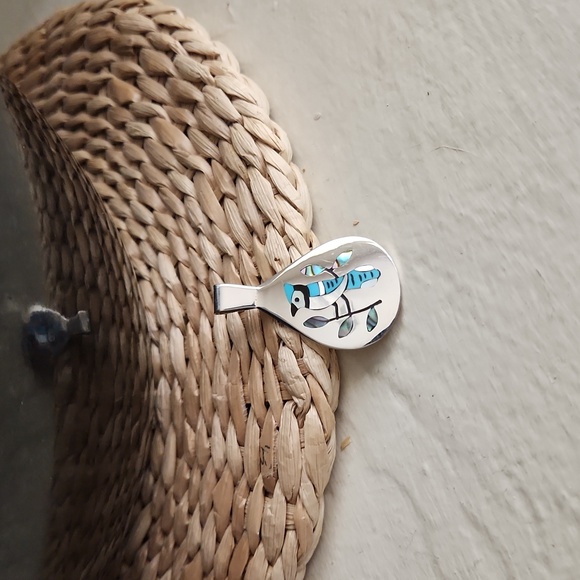 NWOT Native American Zuni Turquoise Inlay Blue Jay Pendant ๐ ๐ฆ - Picture 8 of 11